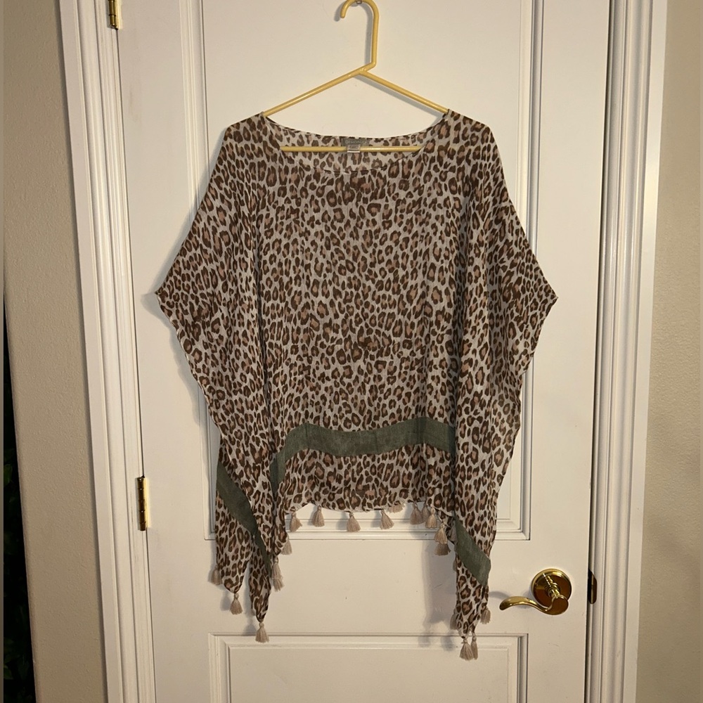 Demdaco Linen Blend Leopard Print Poncho with Tassels.One Size Fits All.